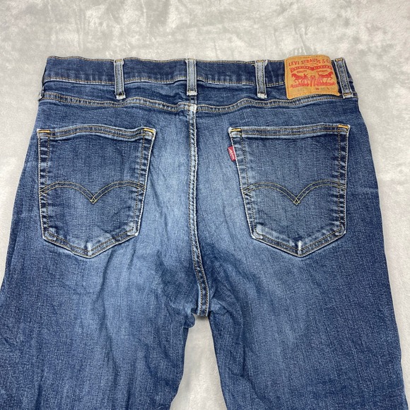 Levi's 541 Jeans Mens 38x34 Blue Denim Mid Rise Straight Leg 5-Pocket Design - Picture 4 of 10